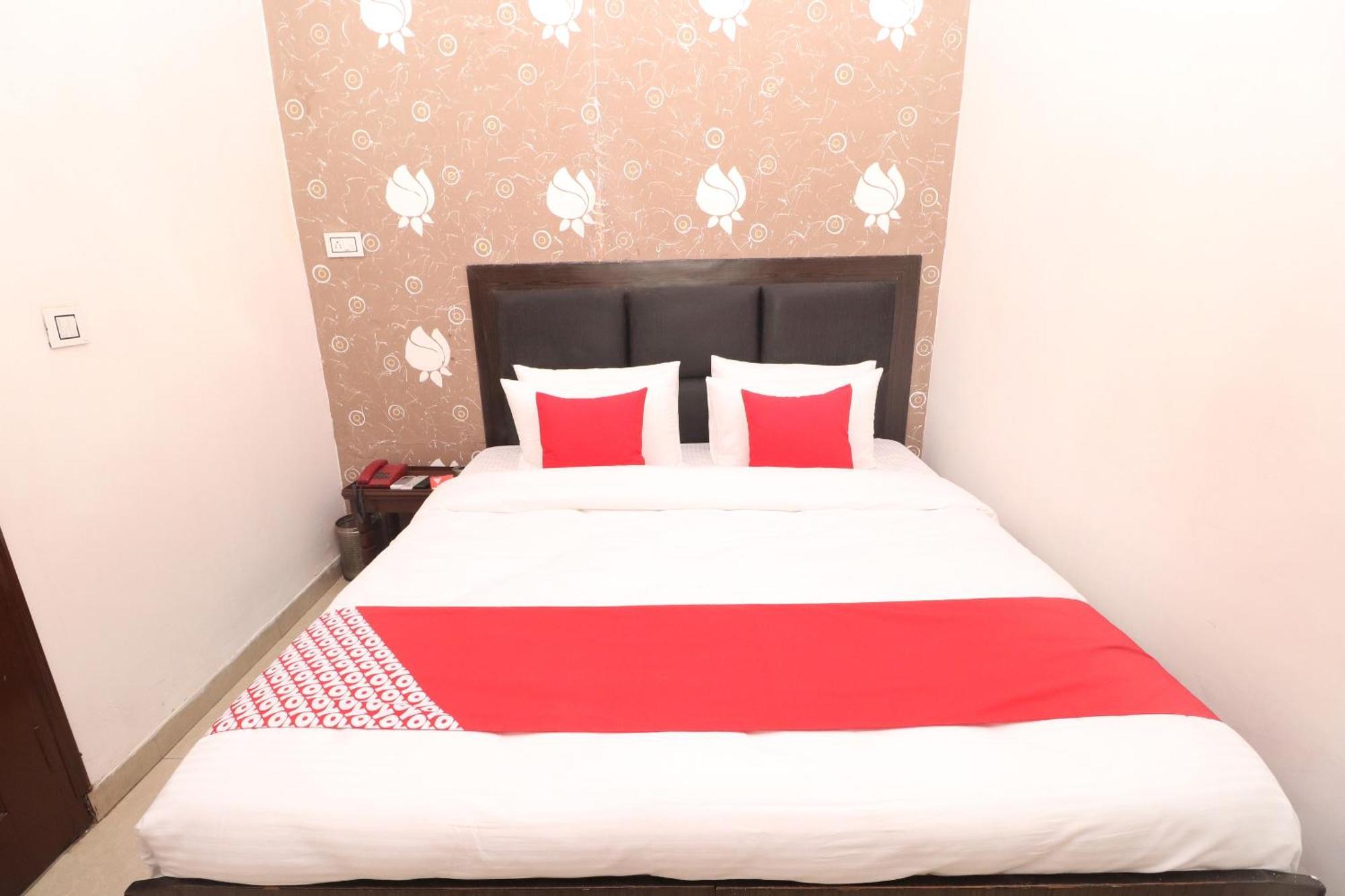Oyo Hotel Kailash Regency Ludhijána Exteriér fotografie